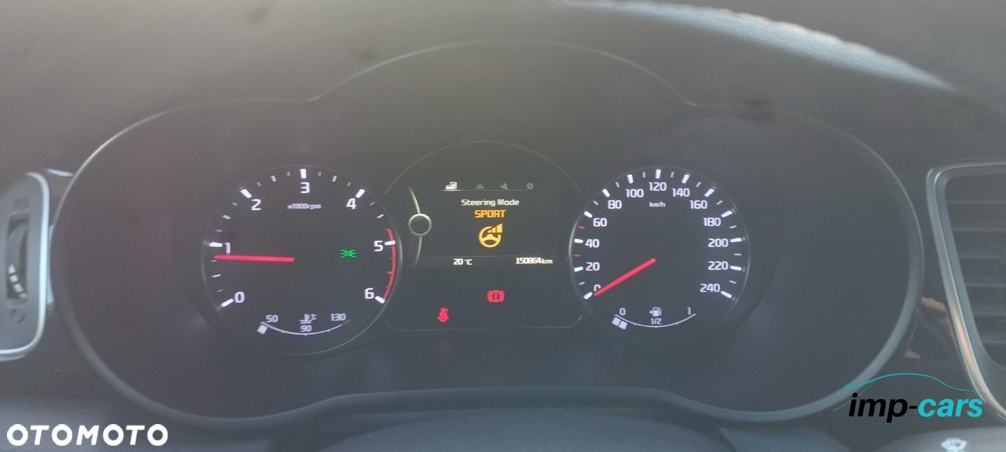Kia Carens - 15