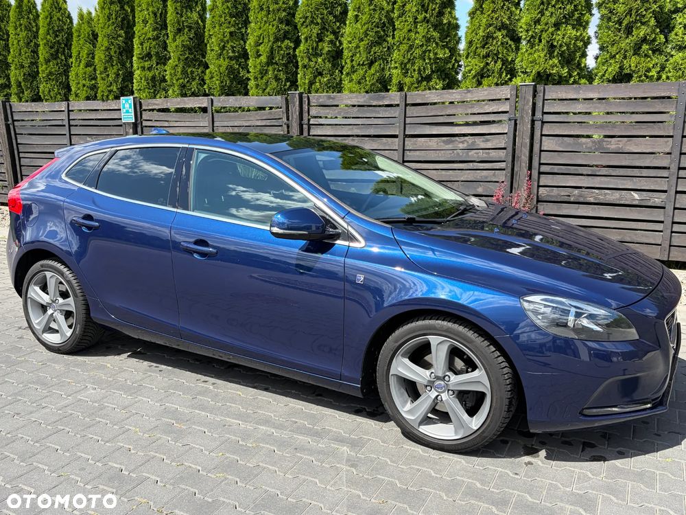 Volvo V40 2015 photo 2