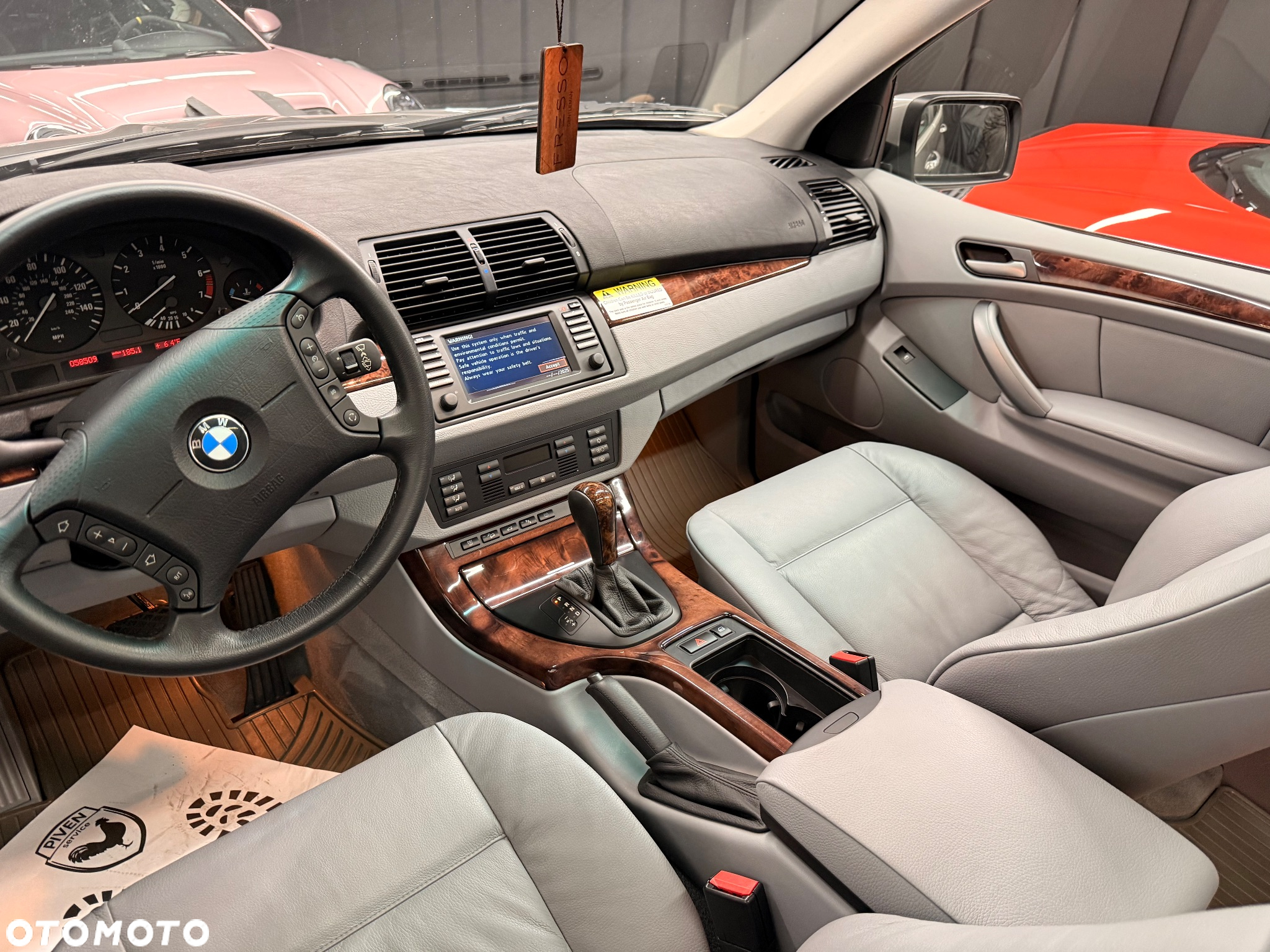BMW X5 4.4i - 8