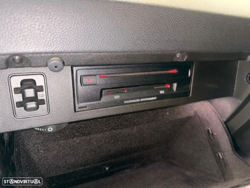 VW Passat Variant 1.6 TDI BlueMotion - 36