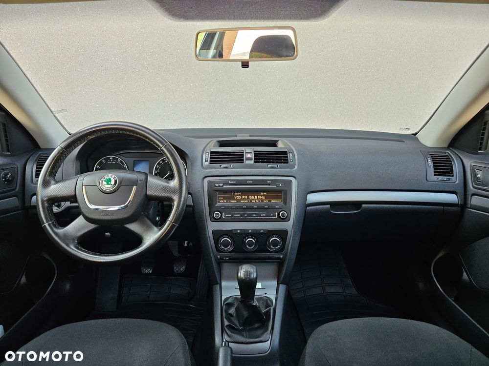 Skoda Octavia 1.6 Ambiente - 5