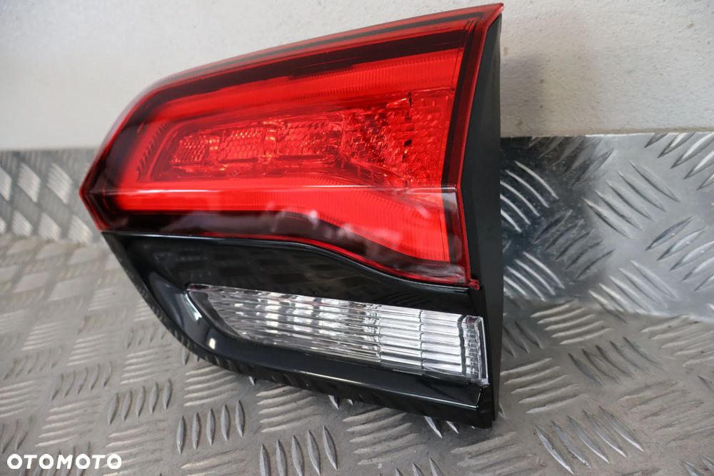 LAMPA TYLNA TYŁ PRAWA W KLAPE JEEP GRAND CHEROKEE IV 4 WK2 LIFT P68142944AJ 2017 - 4