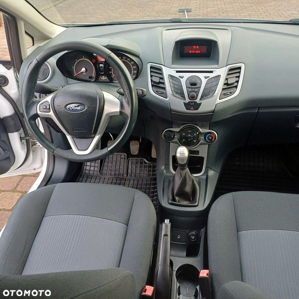 Ford Fiesta - 8