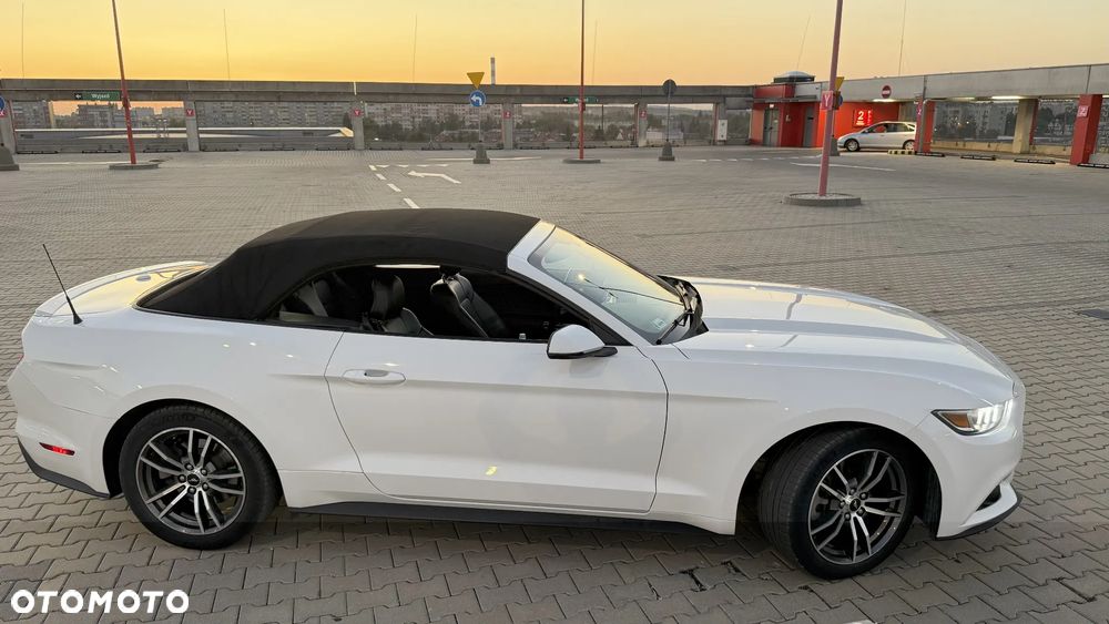 Ford Mustang Cabrio 2.3 Eco Boost - 27