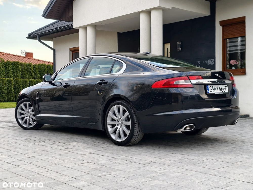Jaguar XF 2.7 V6 D Luxury - 21