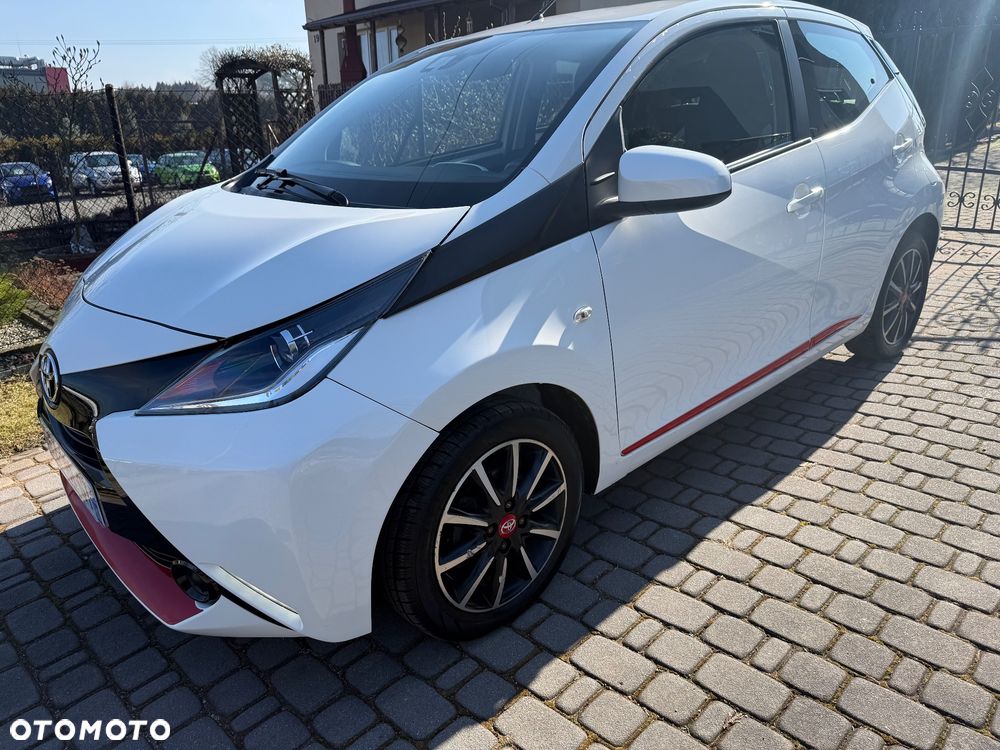 Toyota Aygo x-clusiv - 2