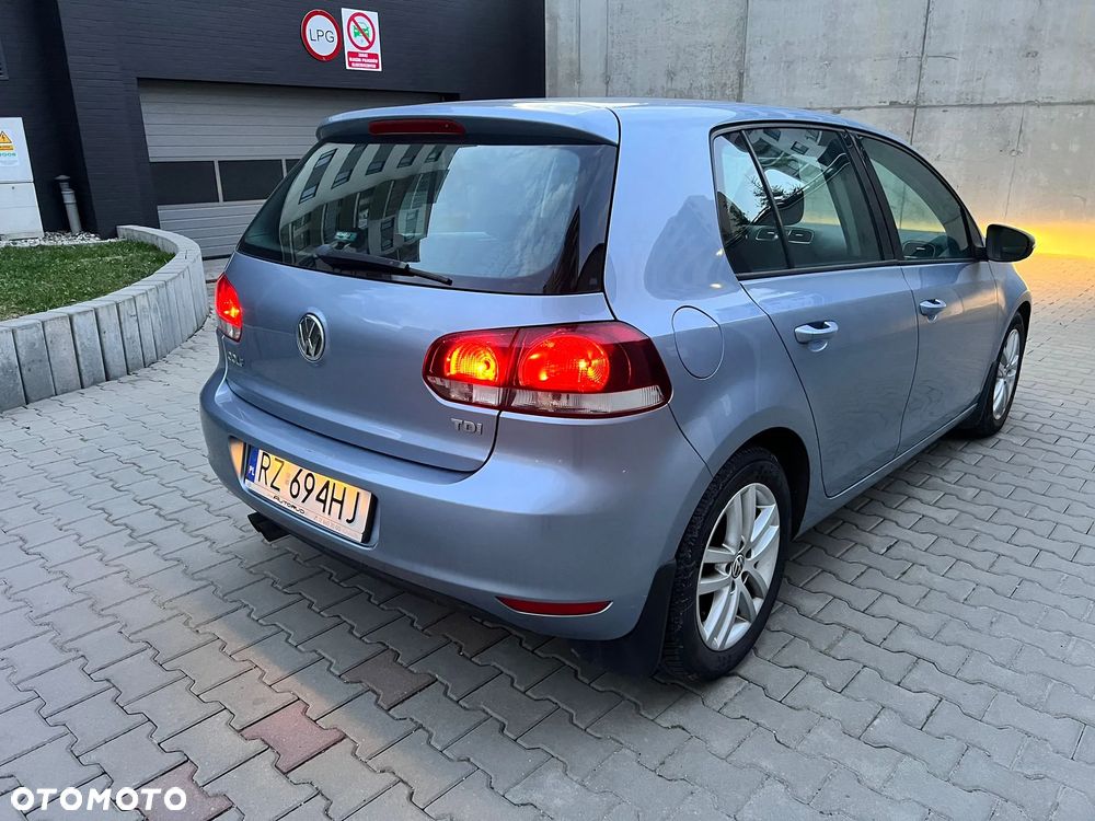 Volkswagen Golf 2.0 TDI Highline - 16