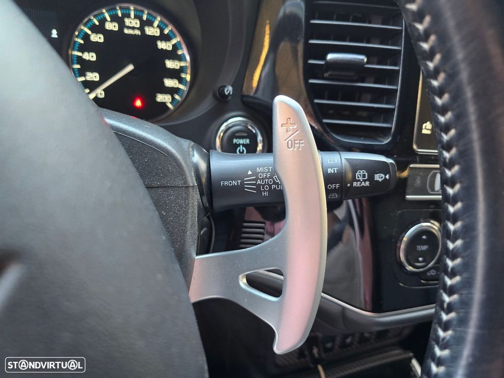 Mitsubishi Outlander - 19