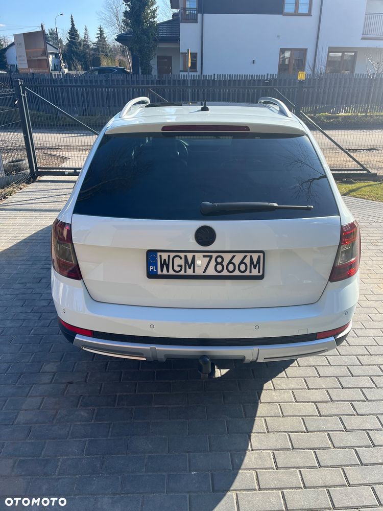 Skoda Octavia 2.0 TDI 4x4 DSG Scout - 11