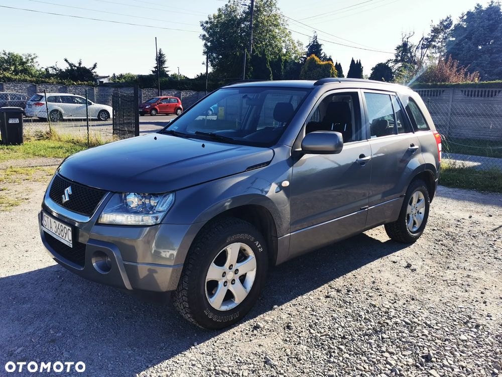 Suzuki Grand Vitara 2.0 Comfort + - 1