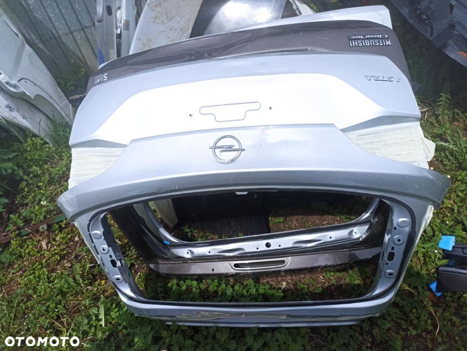 Astra k kombi klapa tylna