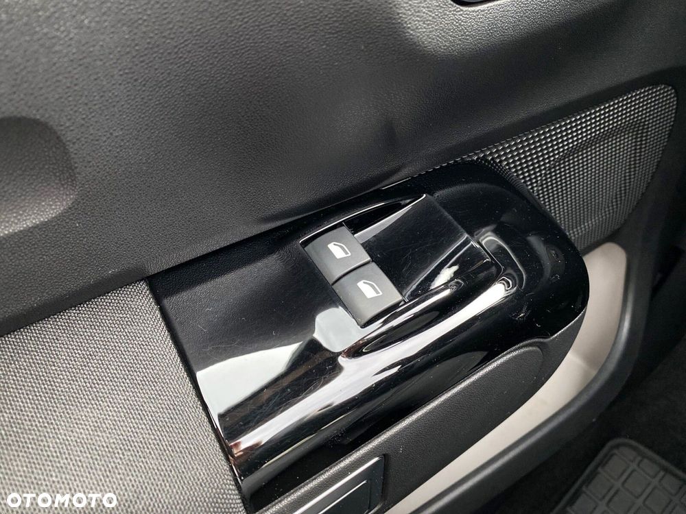 Citroën C3 1.2 PureTech Shine - 28