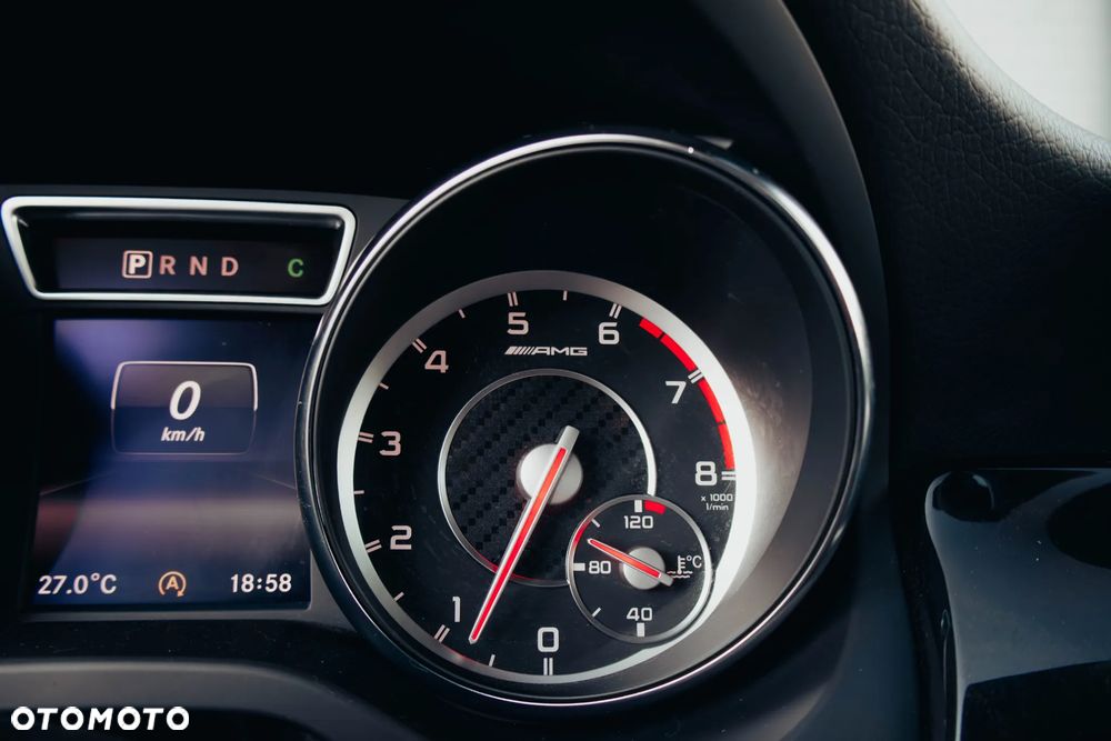 Mercedes-Benz CLA 45 AMG 4Matic 7G-DCT - 27