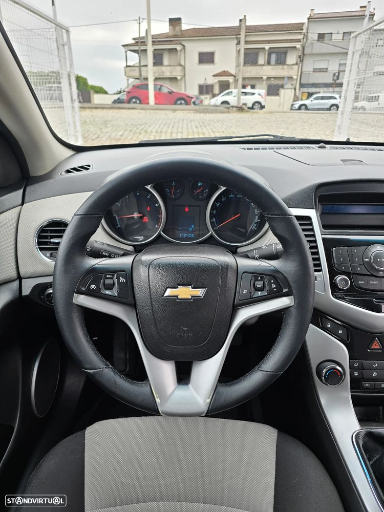 Chevrolet Cruze 1.6 LS - 12