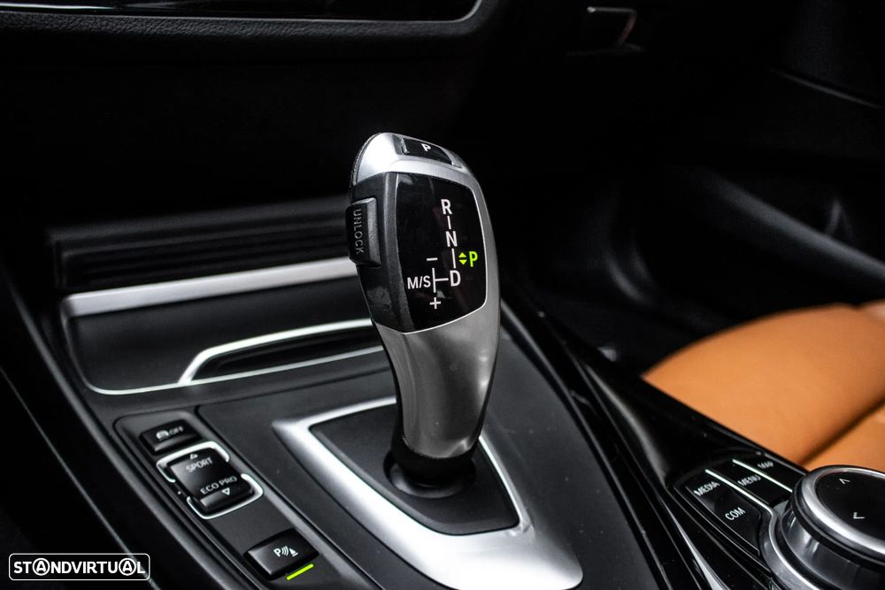 BMW 118 d Aut. Luxury Line - 19