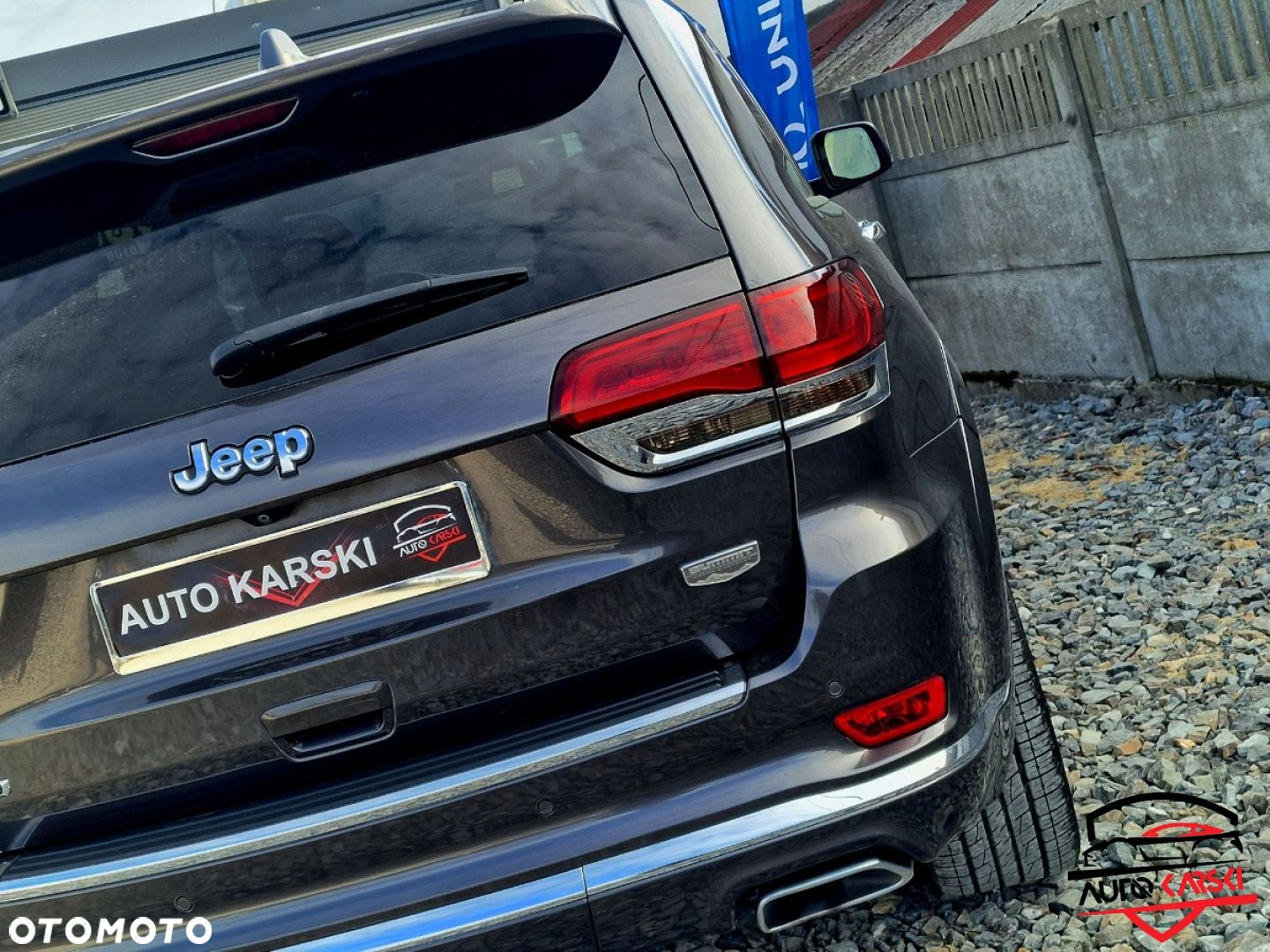 Jeep Grand Cherokee - 12