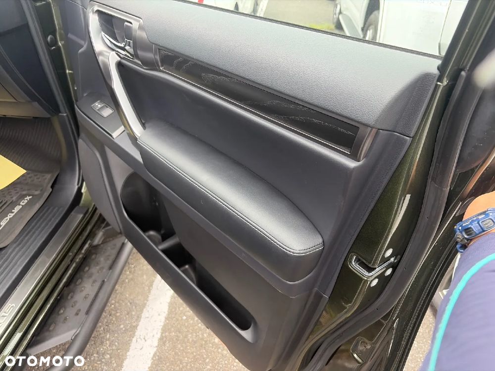 Lexus GX - 10