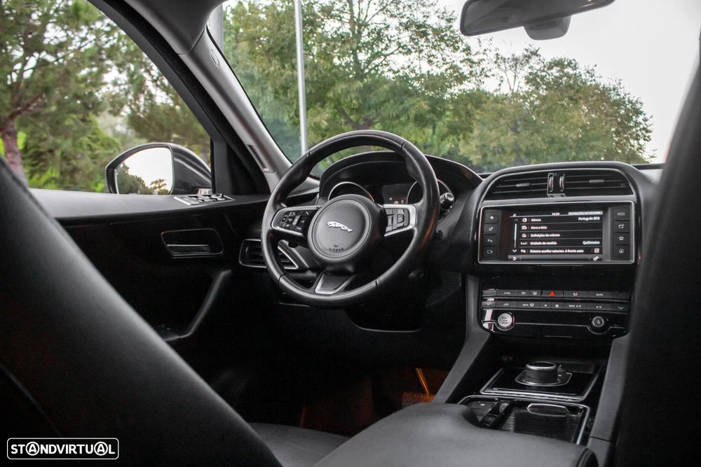 Jaguar F-Pace 20d Aut. Prestige - 35