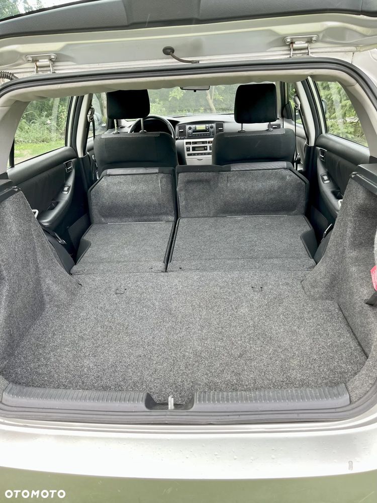 Toyota Corolla 1.4 D-4D Luna MM - 15