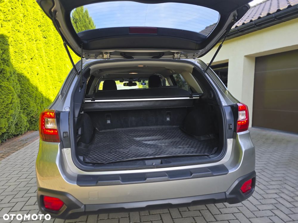 Subaru Legacy 2.5i Comfort Navi - 9