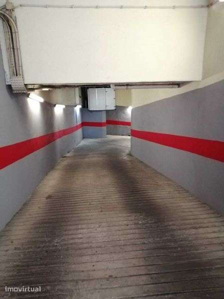 ESTACIONAMENTO - CHIADO - Grande imagem: 2/4