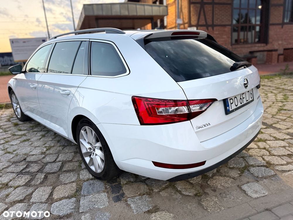 Skoda Superb 2.0 TDI Ambition DSG - 8