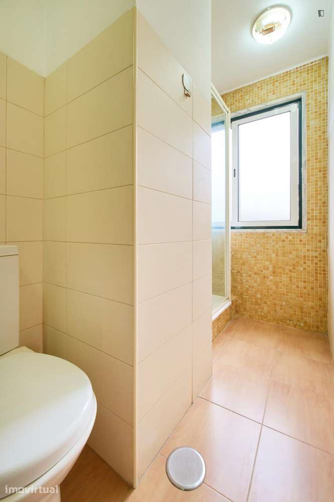 Quarto - localizado em São Bento Lisbon - Grande imagem: 3/28
