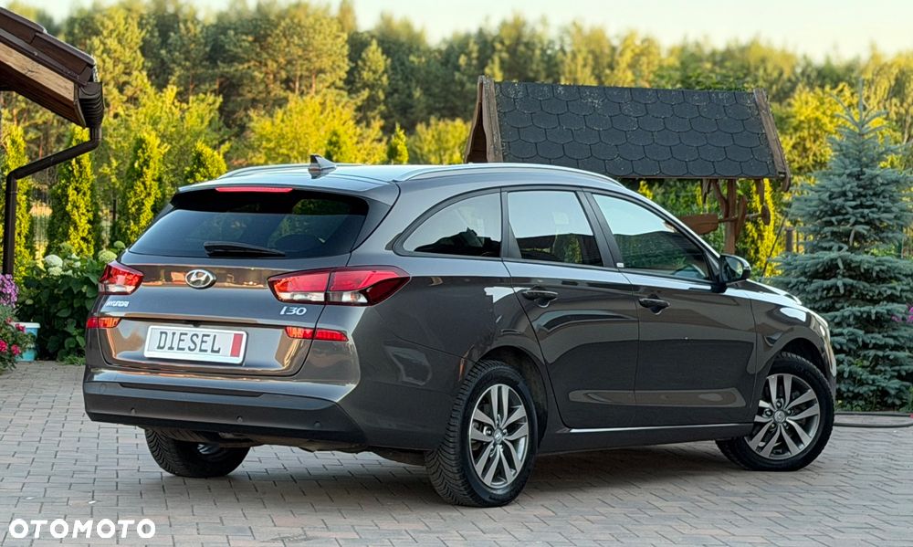 Hyundai i30 1.6 D Comfort - 16