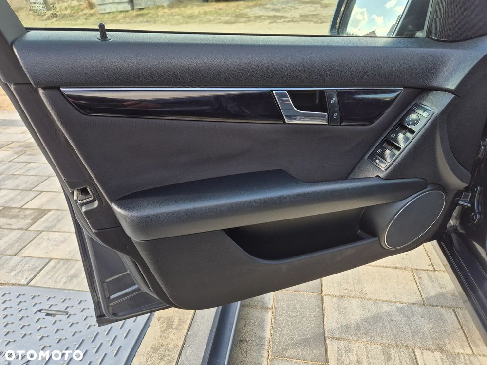Mercedes-Benz Klasa C 180 T Kompressor Classic Starline - 22
