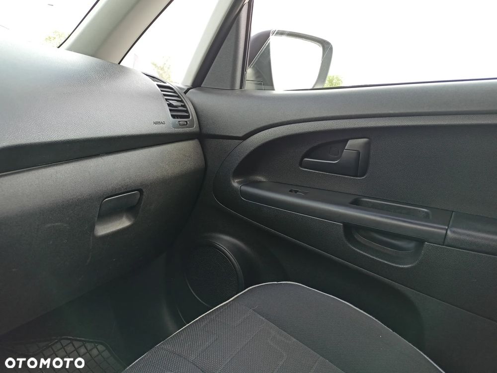 Kia Venga - 14