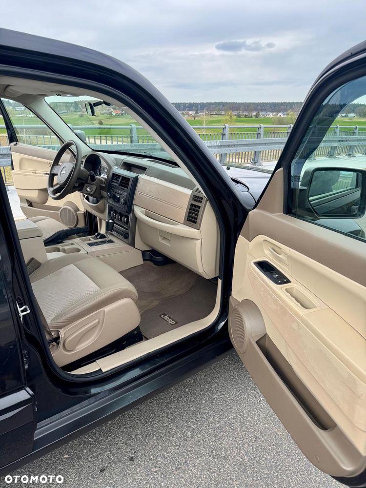 Jeep Liberty 3.7 4x4 - 20