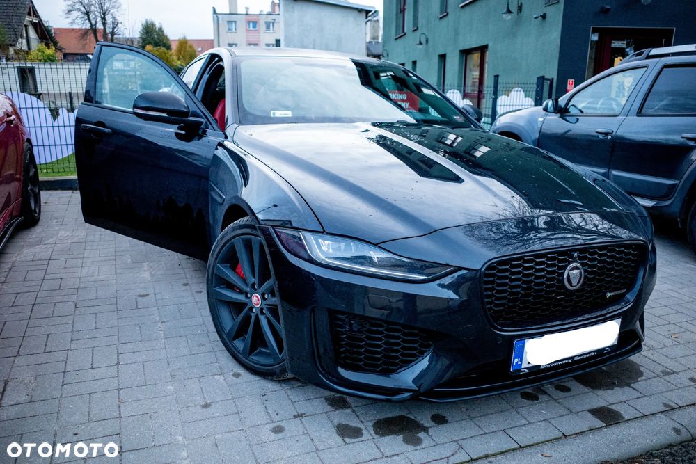 Jaguar XE 2.0 P250 R-Dynamic Black - 2