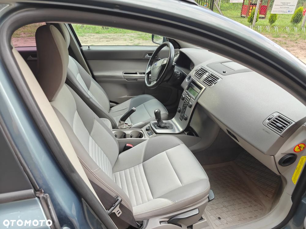 Volvo V50 2.0D Momentum - 34