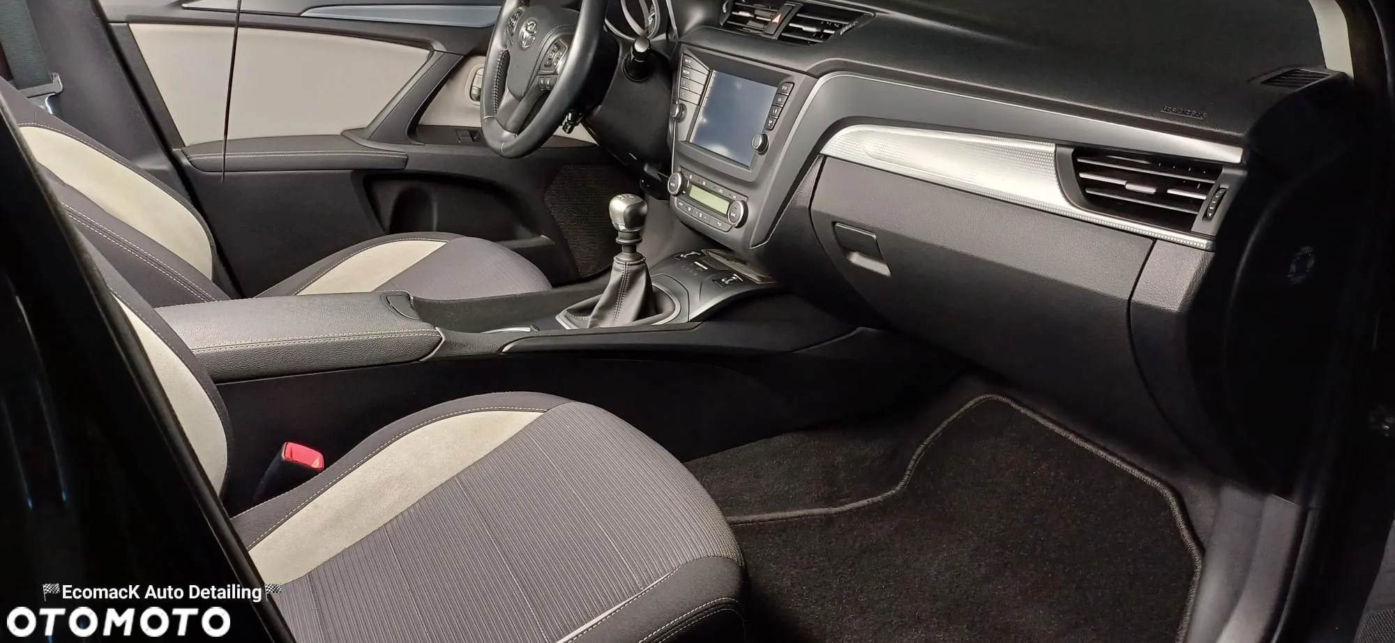 Toyota Avensis 2.0 D-4D Premium - 5