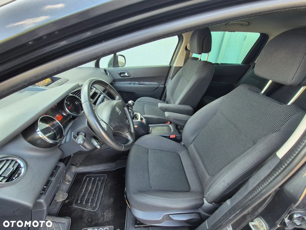 Peugeot 5008 - 10