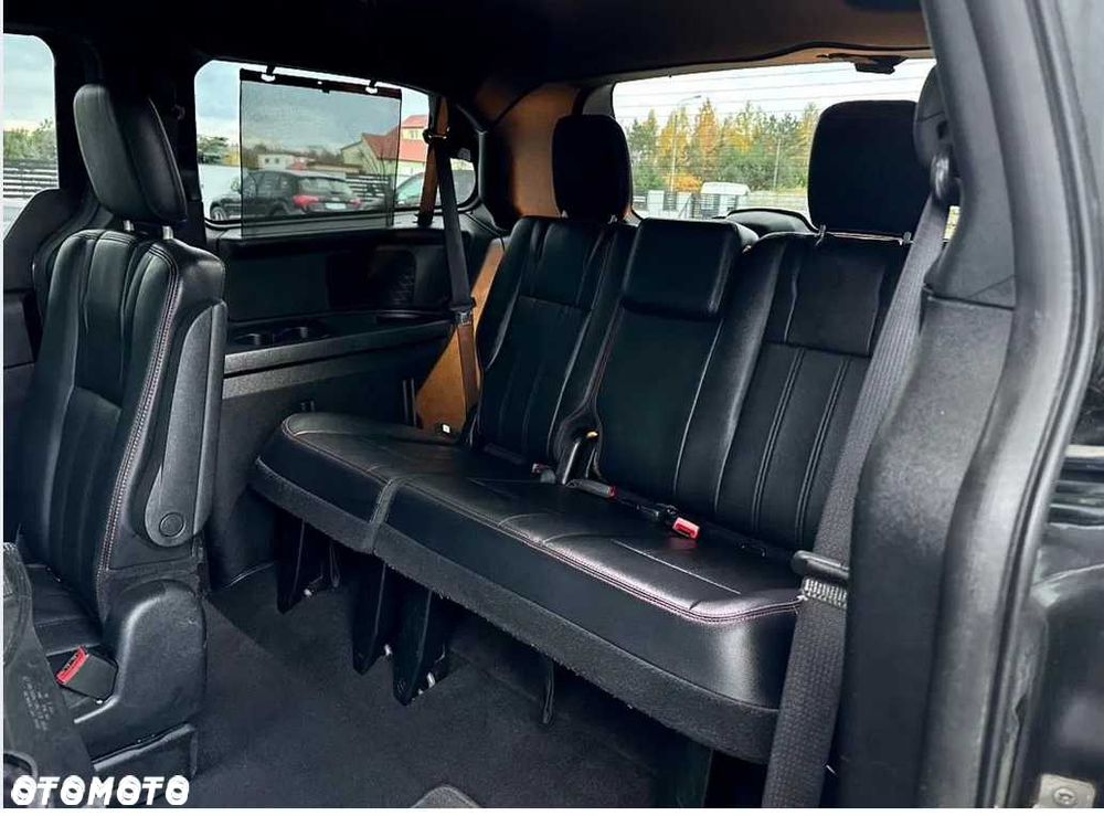Dodge Grand Caravan - 6