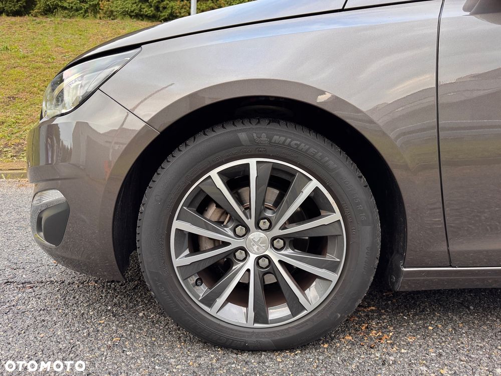 Peugeot 308 1.2 PureTech Allure S&S - 39