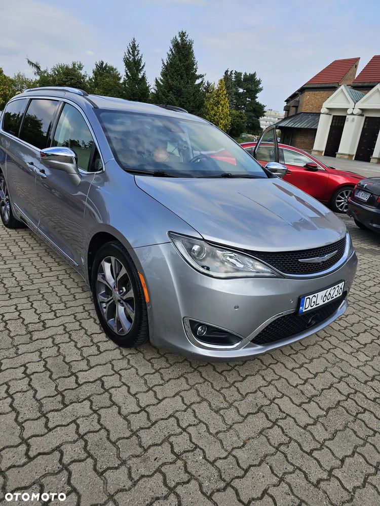 Chrysler Pacifica - 36