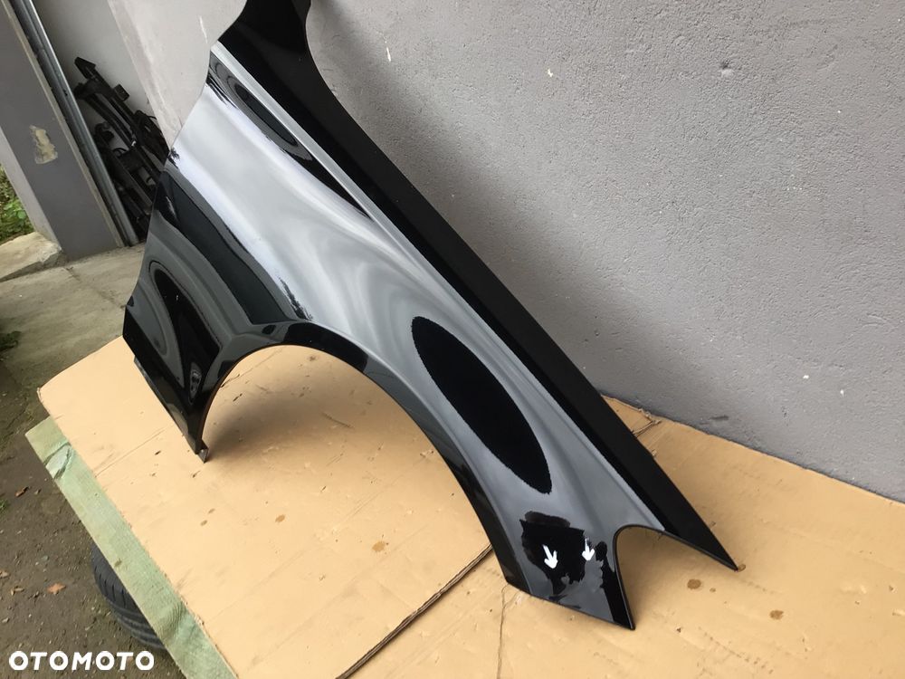 Błotnik przedni prawy Mercedes C-klasa 205 - 5