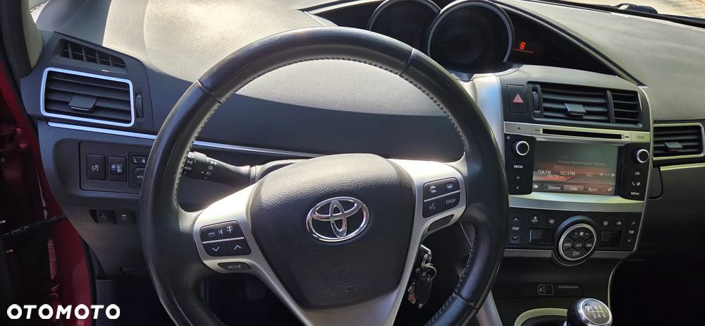 Toyota Verso 1.8 Premium 7os - 11