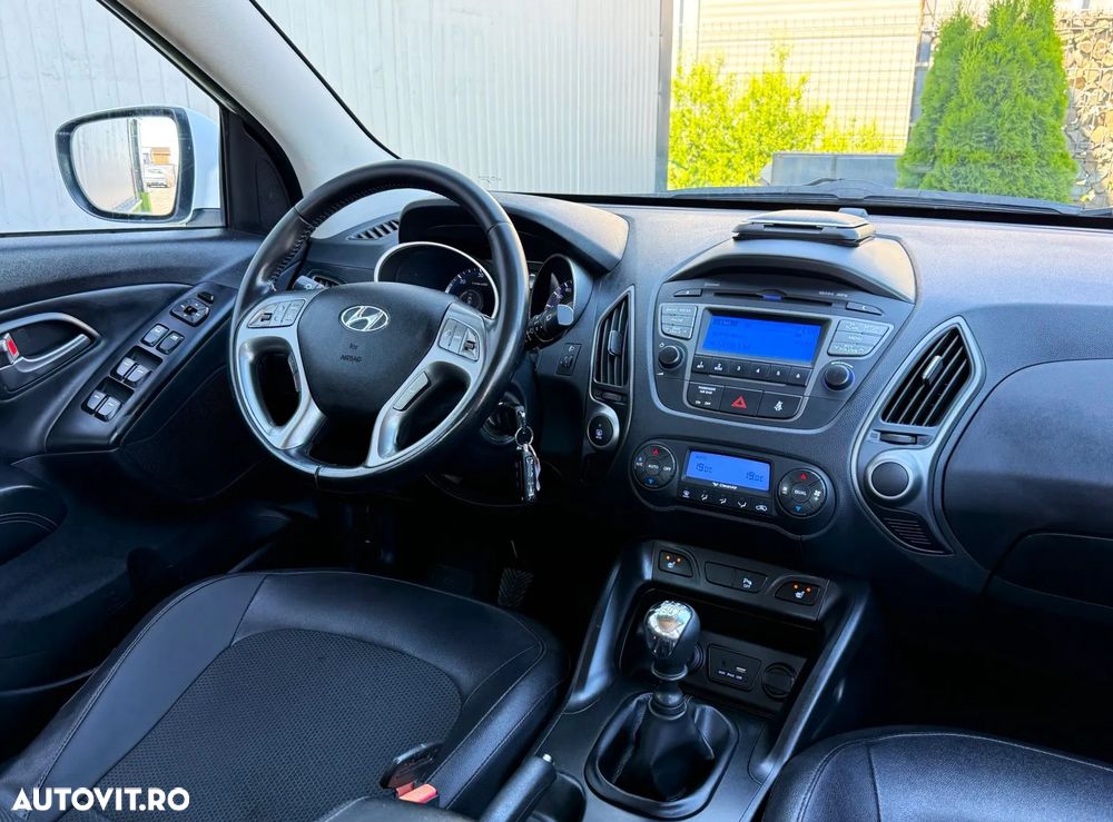 Hyundai ix35 1.7 CRDI 2WD blue Finale Silver - 9