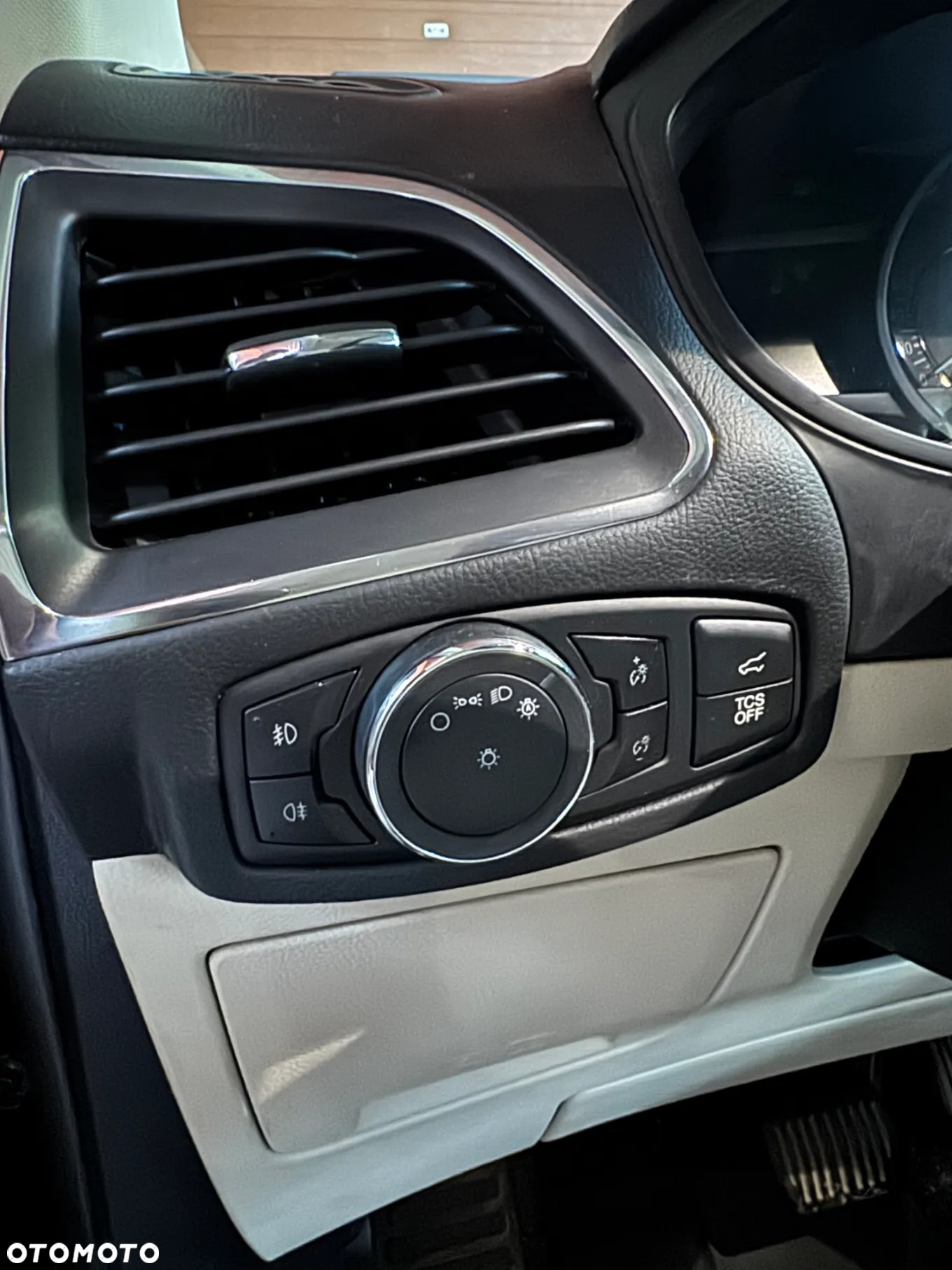 Ford Edge - 11