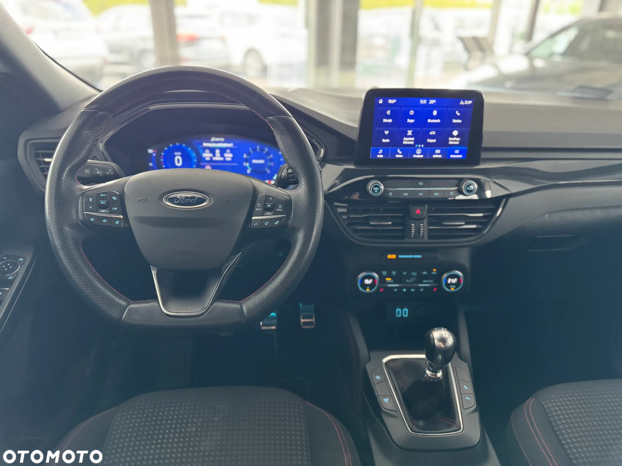 Ford Kuga 1.5 EcoBoost FWD ST-Line X - 34