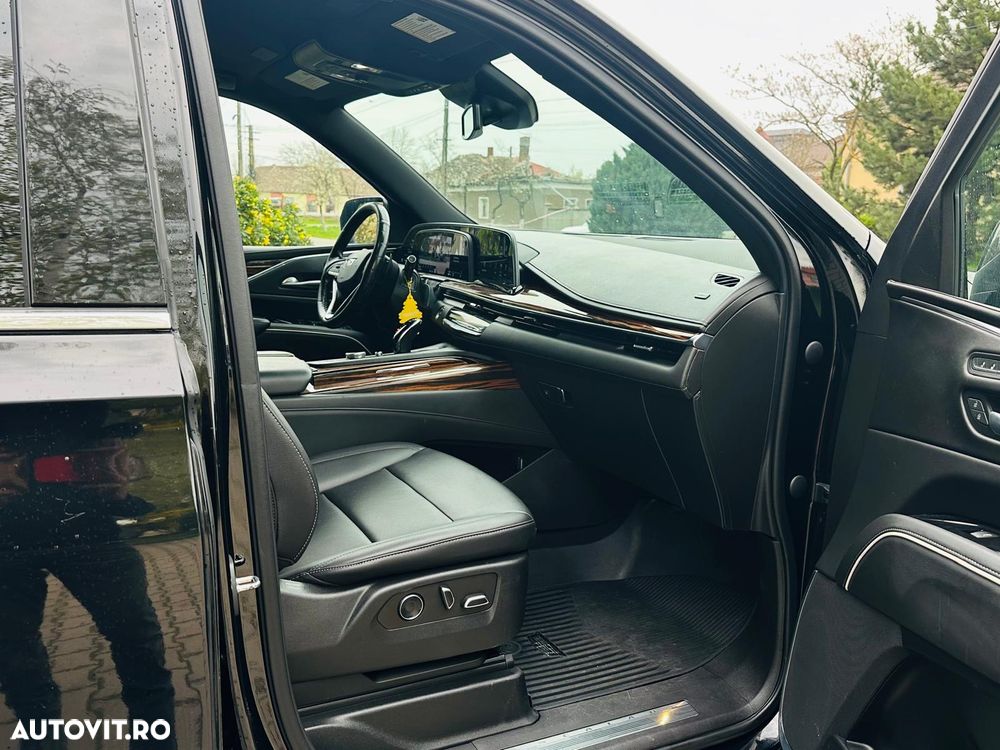 Cadillac Escalade - 4