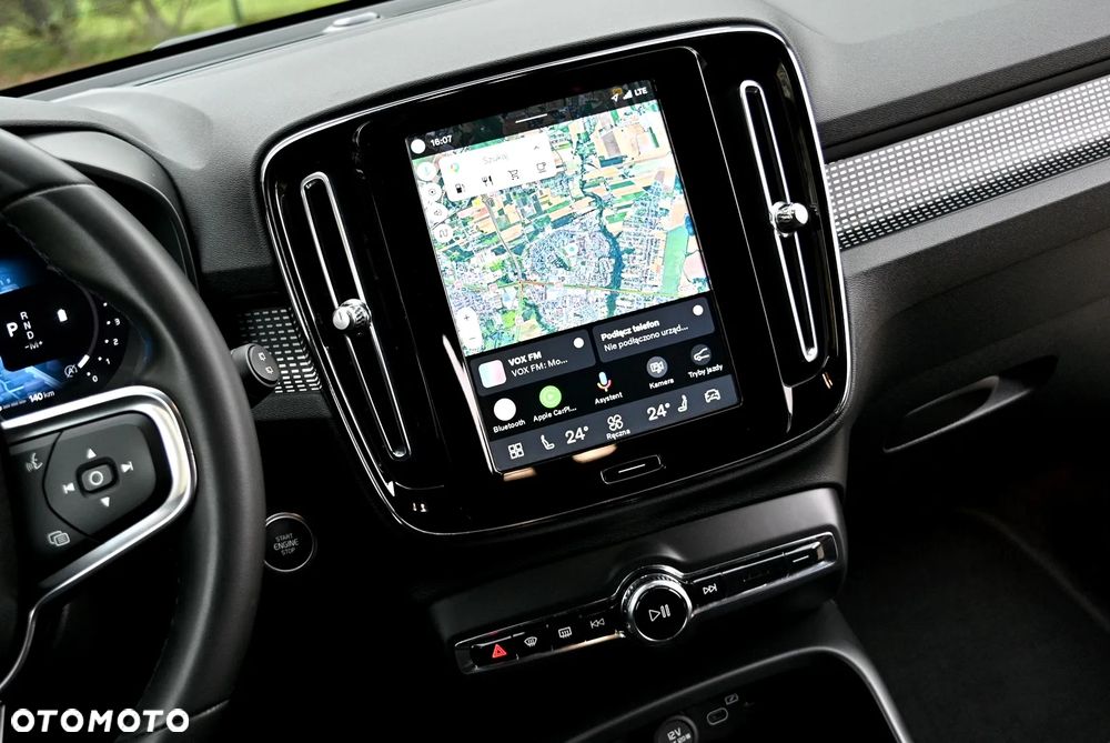 Volvo XC 40 B3 B DKG Ultra Black Edition - 32
