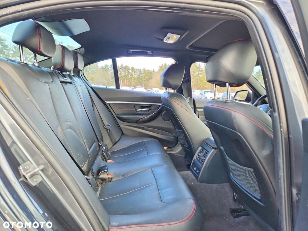 BMW Seria 3 328i xDrive - 33