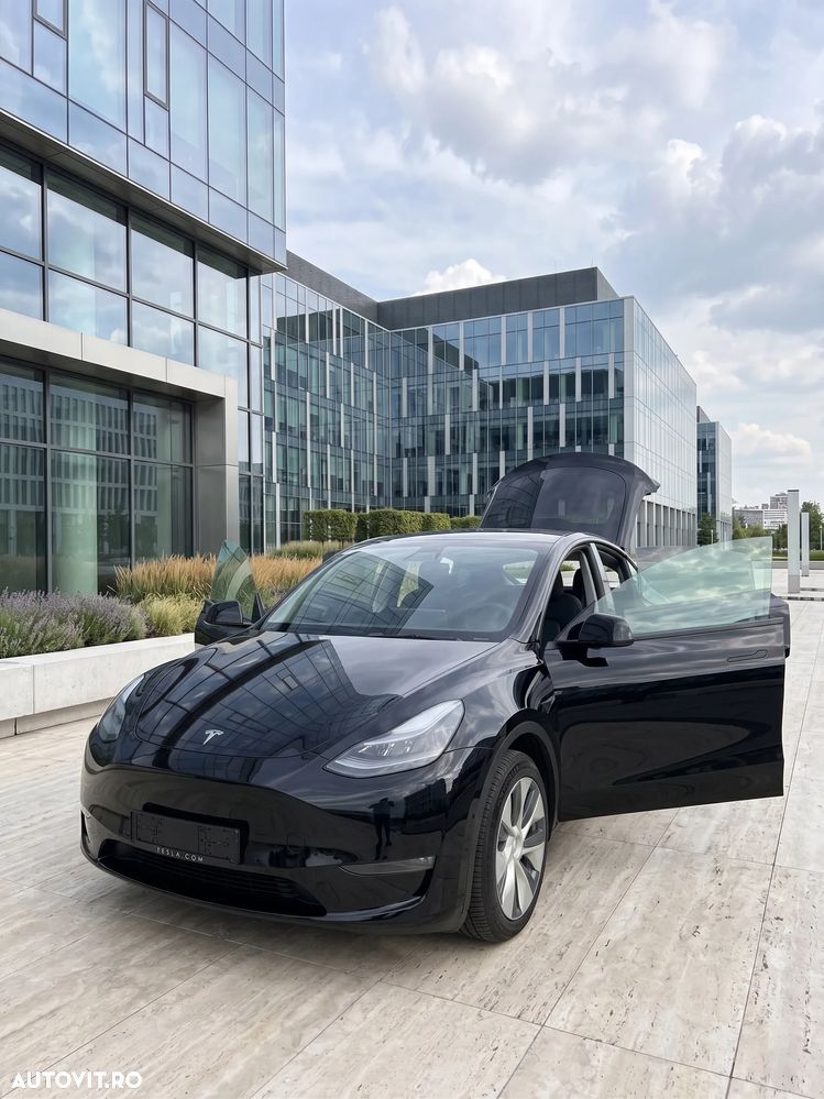 Tesla Model Y AWD Performance - 3