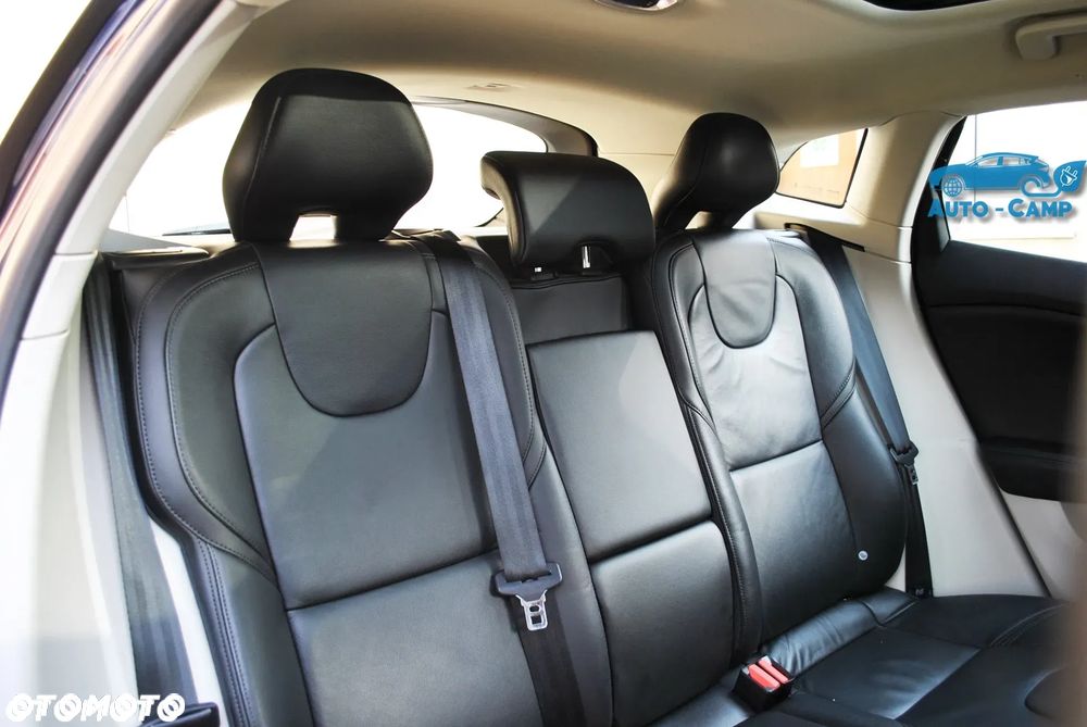 Volvo V40 D2 Summum - 17