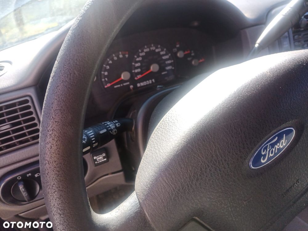 Ford Explorer 4.0 - 8