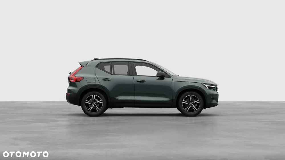 Volvo XC 40 B3 Plus Dark - 4